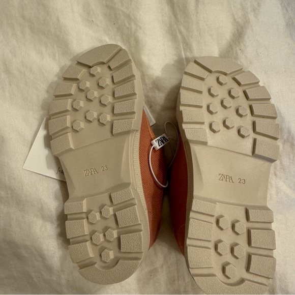 Zara Kids Dusty Pink Canvas & Rubber Shoes - Size: 23 - Picture 2 of 5